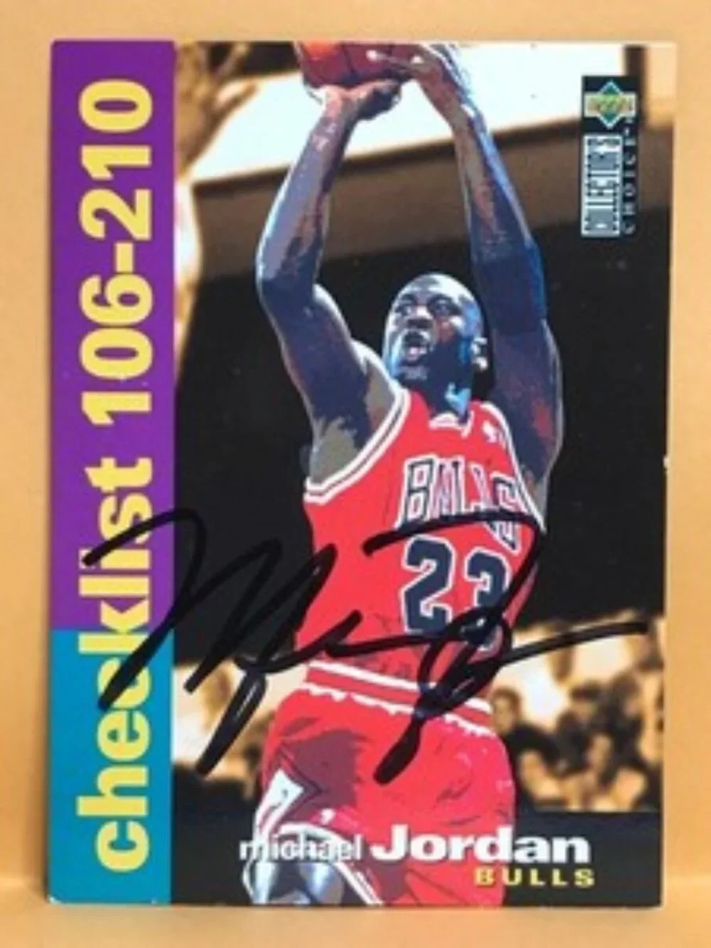 1995-96 Collector's Choice #210 Michael Jordan Hand Sign Autograph Card